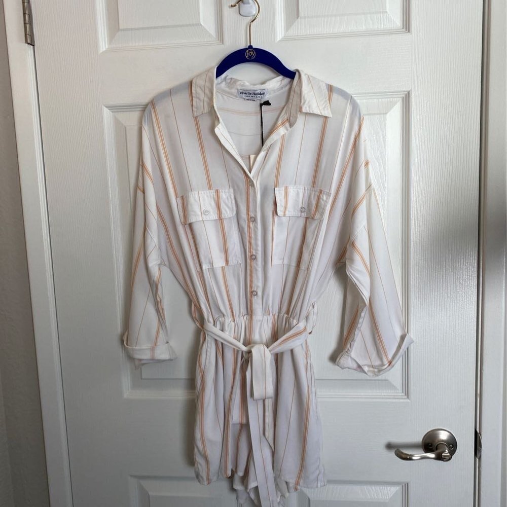 NWT Charlie Holiday Expedition  Romper Button Front Elastic Waist Belt Pockets 4